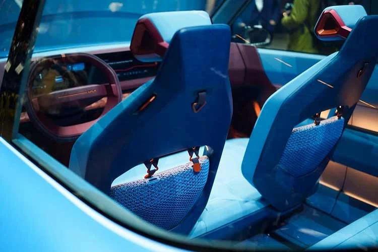 تصميم سيارة كيا EV1 2027 المتوقع