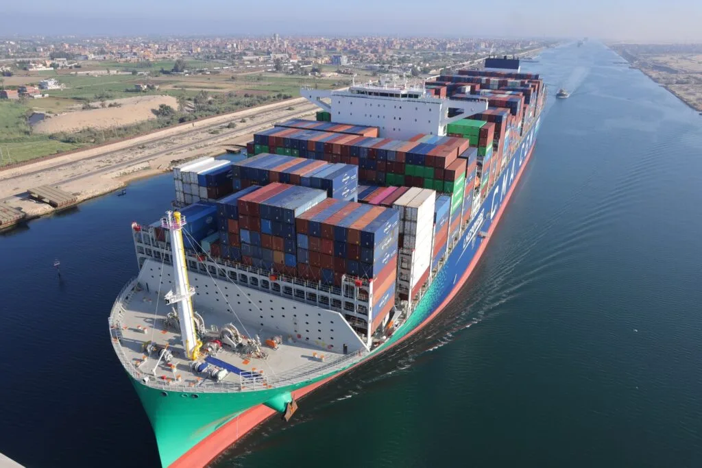 قناة السويس تشهد عبور سفينة الحاويات العملاقة CMA CGM VENDOME لأول مرة