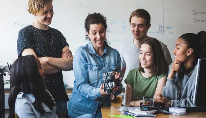 رابط الاستعلام عن موعد مقابلات المتقدمين لمدارس STEM والمتفوقين