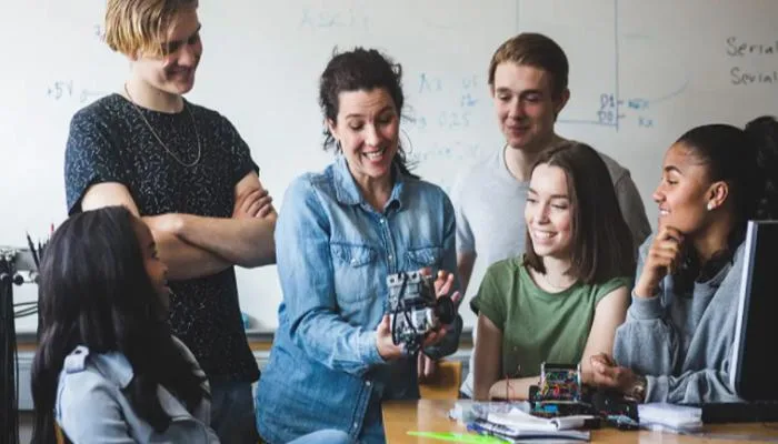 رابط الاستعلام عن موعد مقابلات المتقدمين لمدارس STEM والمتفوقين