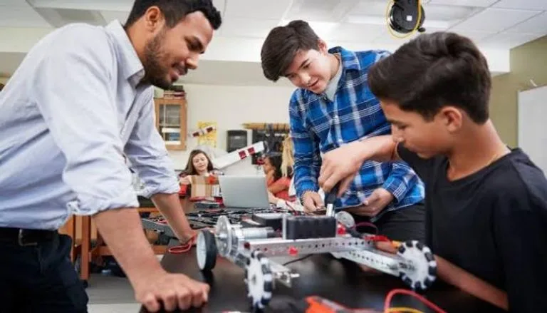 رابط الاستعلام عن موعد مقابلات المتقدمين لمدارس STEM والمتفوقين