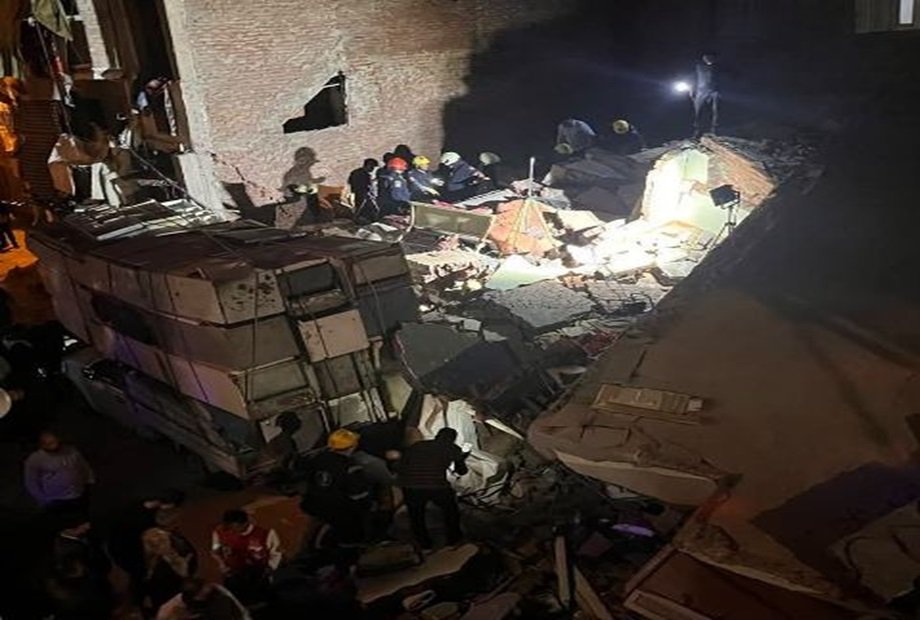 انهيار عقار الإسكندرية