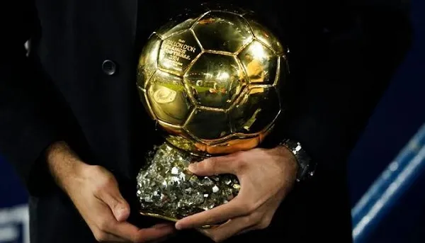 موعد تسليم الكرة الذهبية 2026