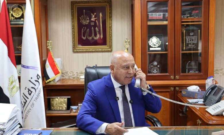 الفريق مهندس كامل الوزير يتحدث هاتفيا ل سيدة قطار أسوان