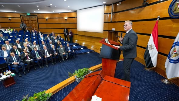 مصر تطرح مزايدة عالمية للتنقيب عن النفط والغاز في 14 منطقة (2)